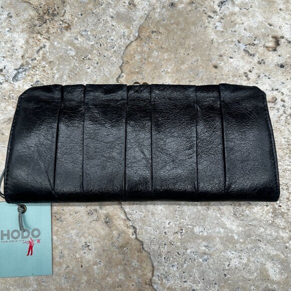 HOBO The International Alena Clutch Handbag Black Soft Leather Kiss Closure NWT - Picture 1 of 9
